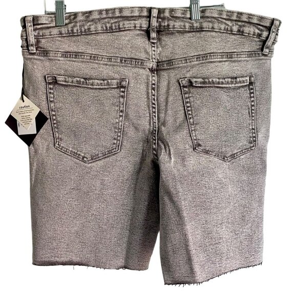 Ava & Viv Women's Plus Size 20W Grey Denim Bermuda Shorts NEW NWT - Picture 3 of 7